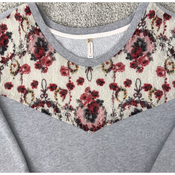 Free People Oversized Sweatshirt Small Relaxed Boho Fit Floral Lace Cottagecore - Picture 5 of 14